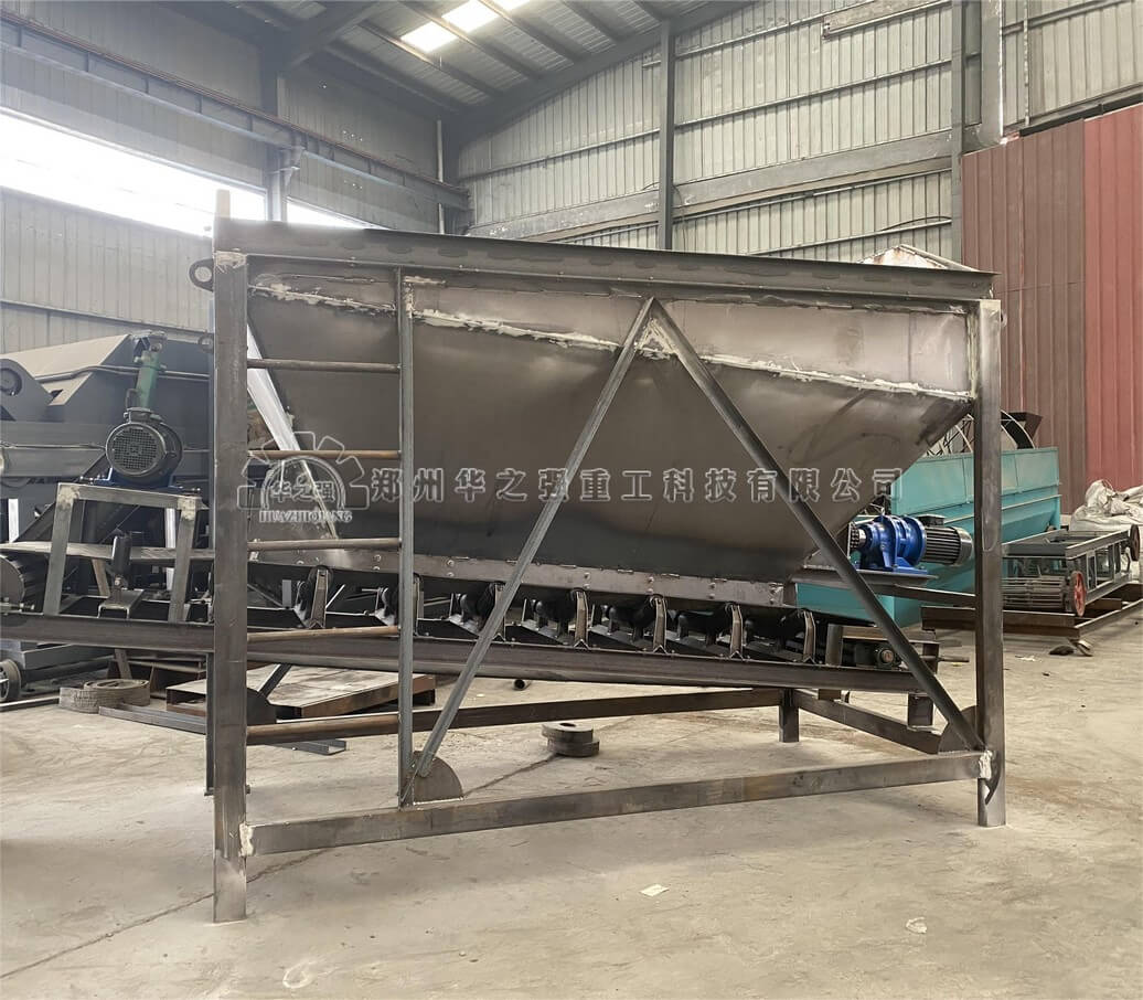 鏟車喂料機的特點與性能。